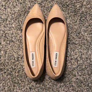 Classic neutral flat, never worn go w everything!